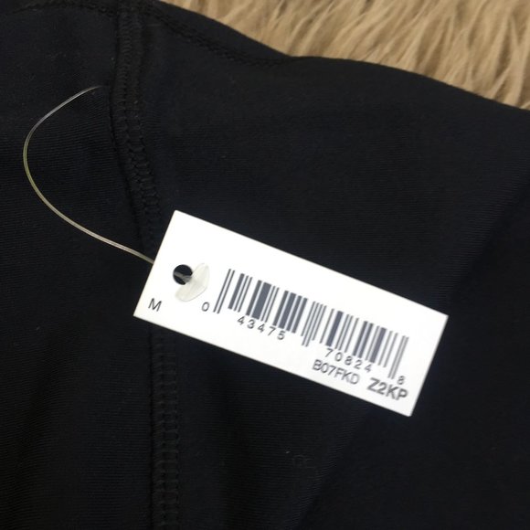 NWT Amazon Essentials Studio Sculpt black yoga pant - size M - Picture 5 of 7